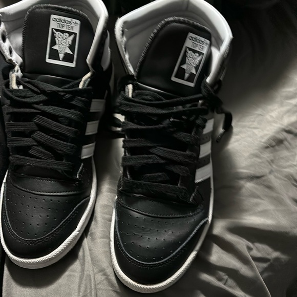 Brand new pair of size 10 1/2 Adidas sneakers black - Picture 2 of 7